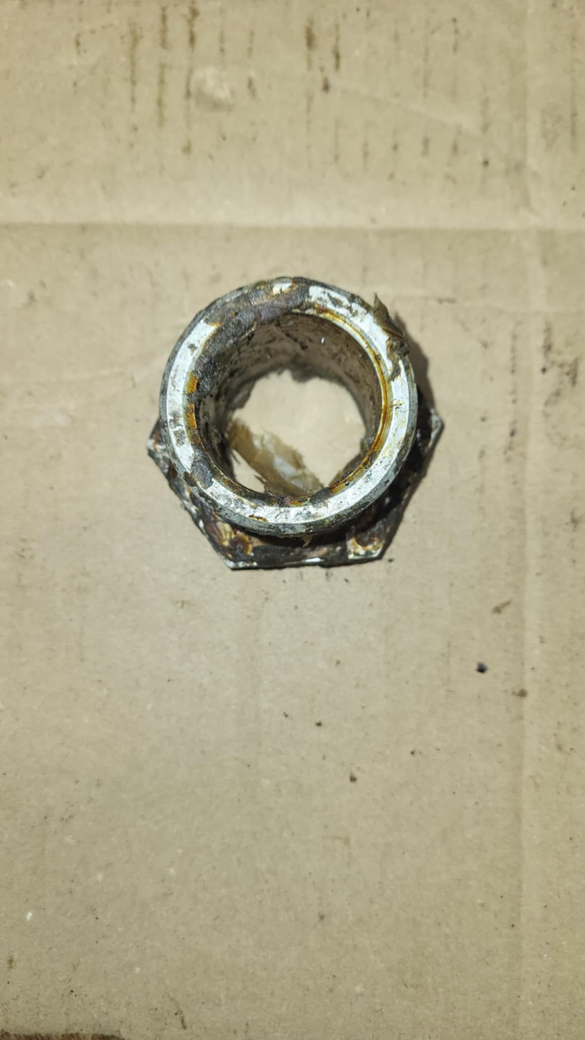 Nakrętka rury osłonowej popychacza - obrazek 2