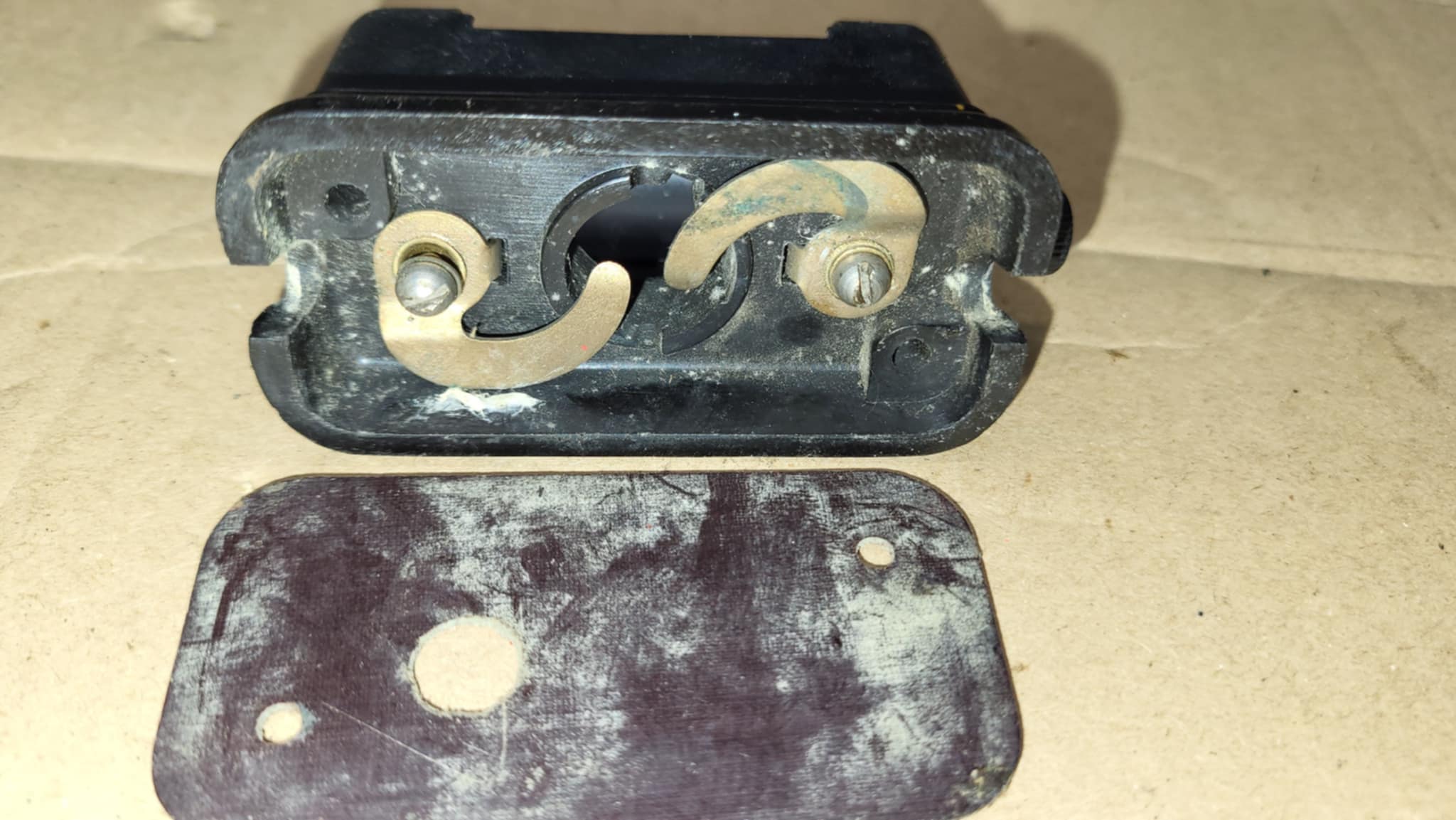 Przełącznik iskrowników (Włącznik zapłonu)